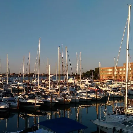 Boathotels Marina Sant'elena 船屋 *