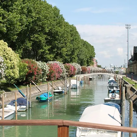 船屋 Boathotels Marina Sant'elena *