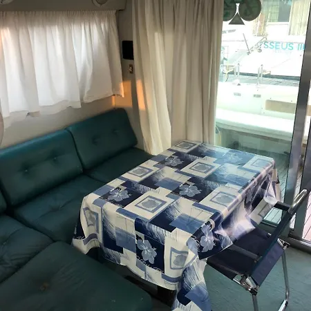 Boathotels Marina Sant'elena ספינת מלון *